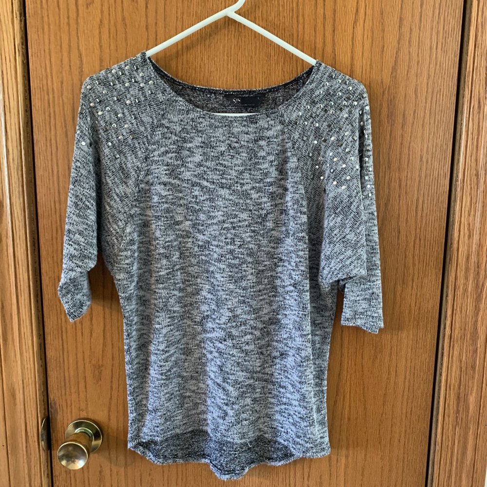 SJS Lightweight Grey 3/4 Sleeve Sweater - Size Large